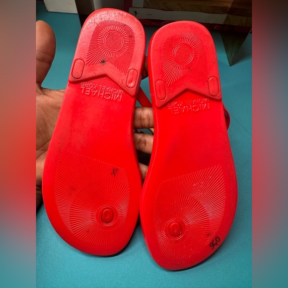 Michael Kors size 6 sandals - Picture 7 of 7
